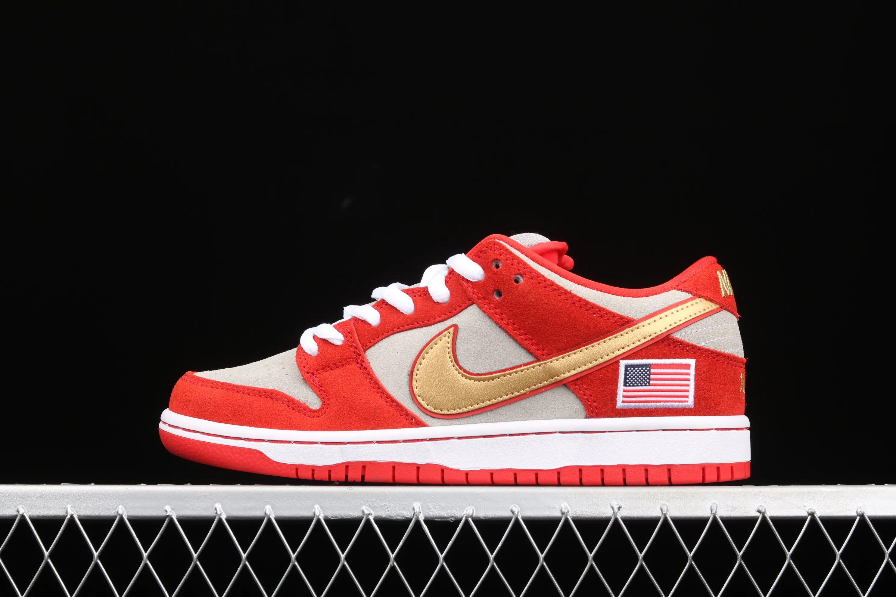 All Categories Nk SB Dunk Series Nk SB Dunk Low Low-top Sneakers J Version Nk SB Dunk Low "Nasty Boys" American Flag Dunk Series Retro Low-top Casual Sports Skateboard 304292-610